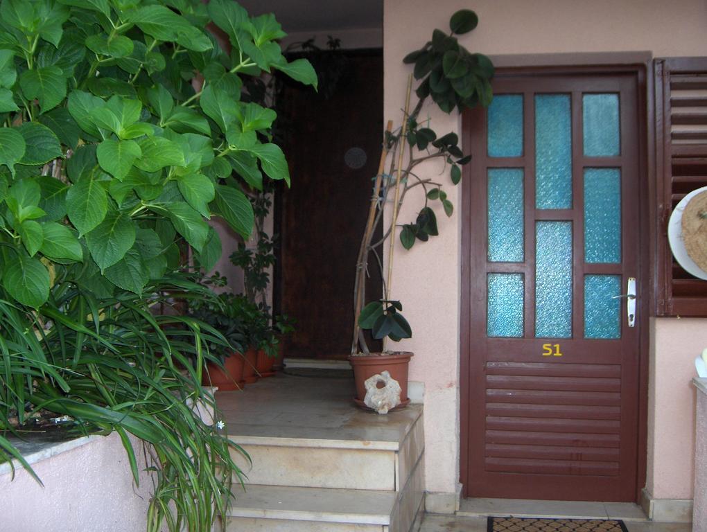 Guest House Roza Vrboska Rom bilde