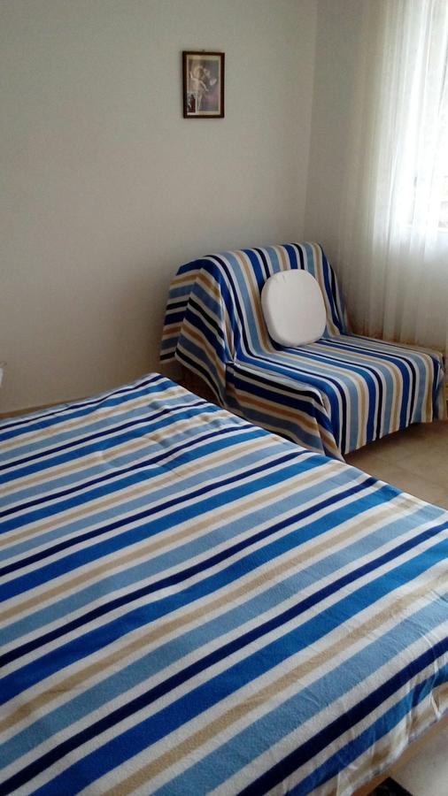 Guest House Roza Vrboska Eksteriør bilde