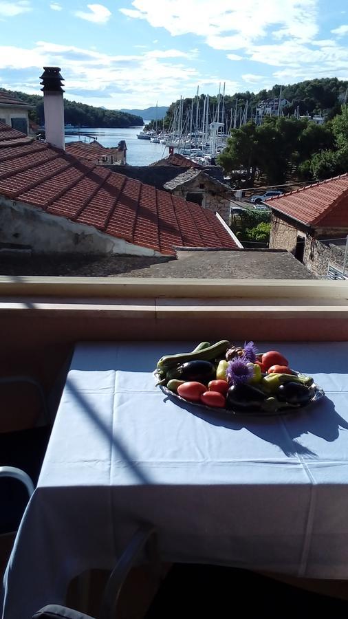 Guest House Roza Vrboska Eksteriør bilde