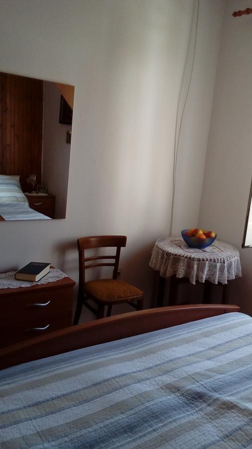 Guest House Roza Vrboska Eksteriør bilde